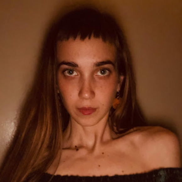 Meet your Posher, Phoebe quinn - Picture 1 of 1